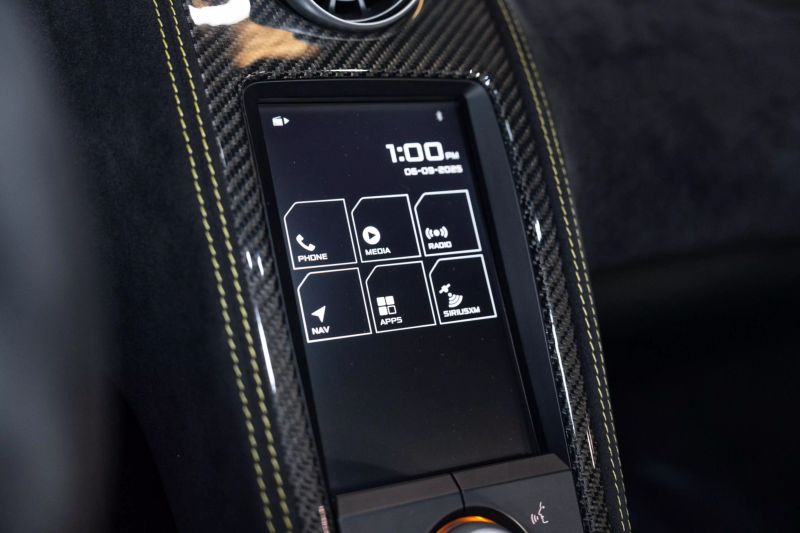 https://imagesdl.dealercenter.net/800/600/202506-67c7b722b1ab4c1f8ab839e3017e0917.jpg