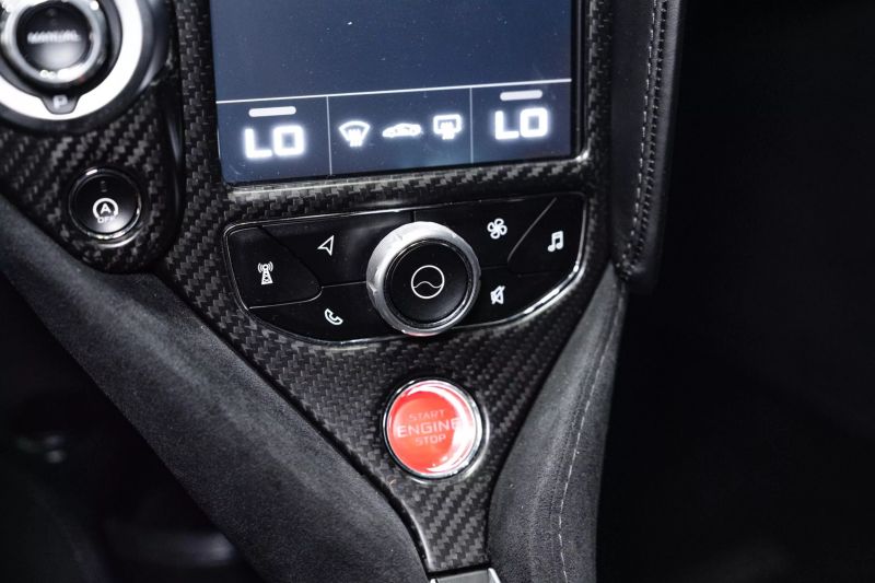 https://imagesdl.dealercenter.net/800/600/202506-6b66b1f11da14e65a071d00e4b0c6dce.jpg