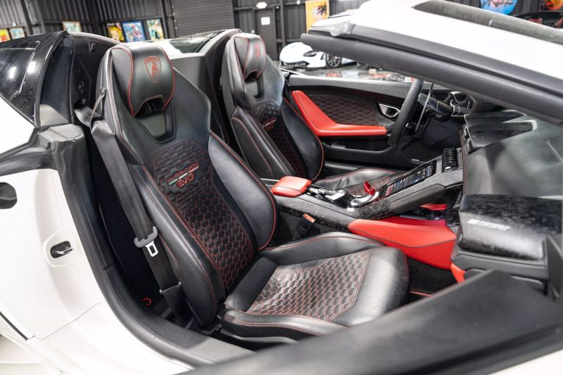 https://imagesdl.dealercenter.net/800/600/202506-6e5dfa59de8b473db485f8ff954c3d8d.jpg