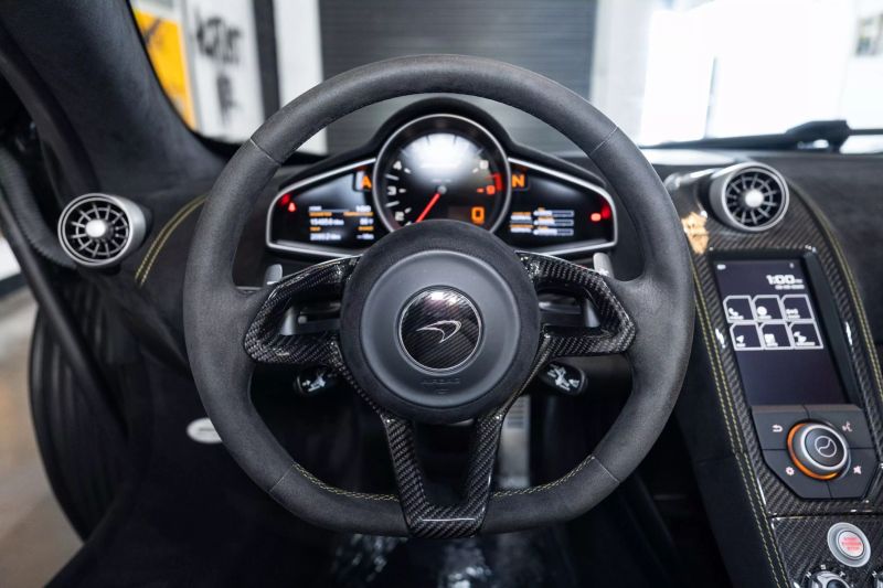 https://imagesdl.dealercenter.net/800/600/202506-7227748e07204c76978639d368e84968.jpg
