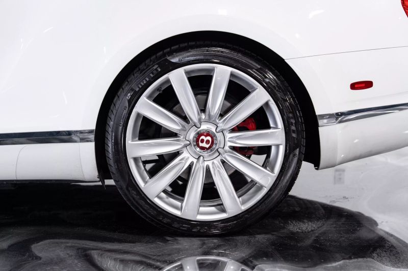 https://imagesdl.dealercenter.net/800/600/202506-7433a5c726164258adb6582beedf6f3b.jpg