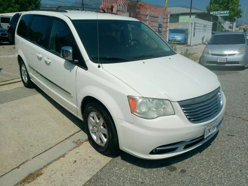 2011 Chrysler Town and Country Touring-L