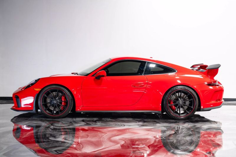 https://imagesdl.dealercenter.net/800/600/202506-77c275f5398442d9a3603b1b534bdbc4.jpg