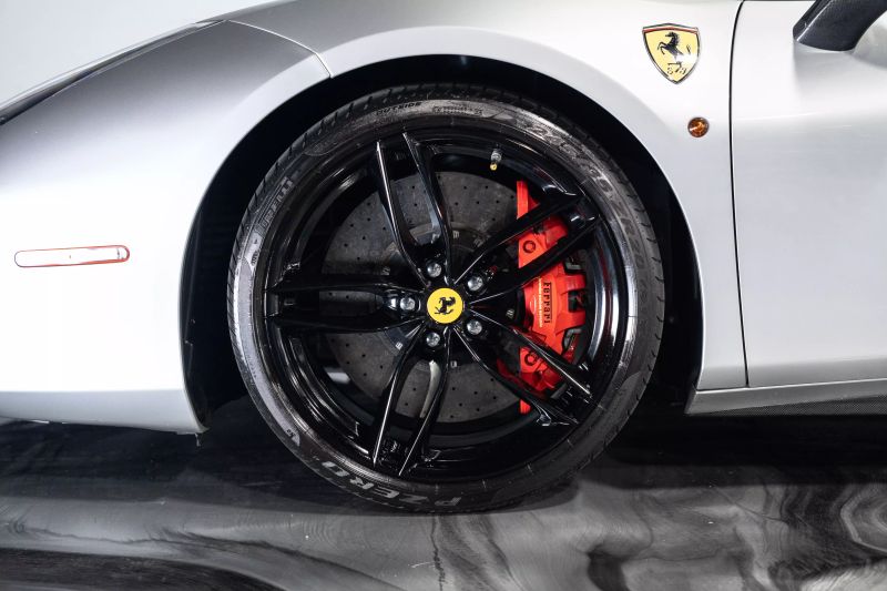 https://imagesdl.dealercenter.net/800/600/202506-800ddaa9d0c64b17b36d603f444a2664.jpg