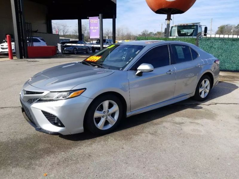 2020 Toyota Camry SE