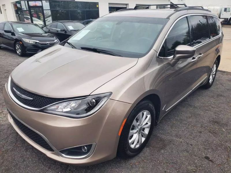 2017 Chrysler Pacifica Touring-L
