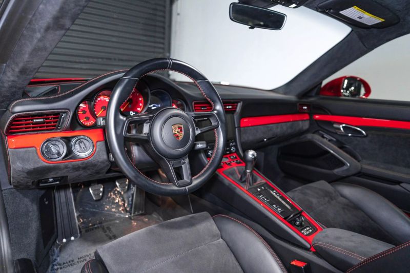 https://imagesdl.dealercenter.net/800/600/202506-824dd3f3e80f46028f8a582c719083a9.jpg