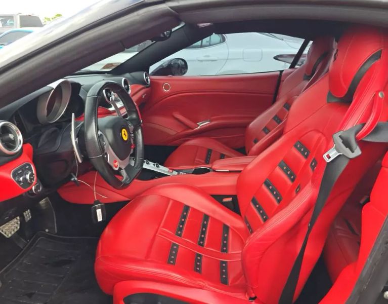 https://imagesdl.dealercenter.net/800/600/202506-82c1d3cba7a848cd86b3123bfc1b56de.jpg