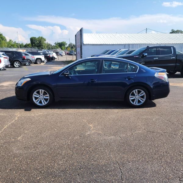2010 Nissan Altima 3.5 SR