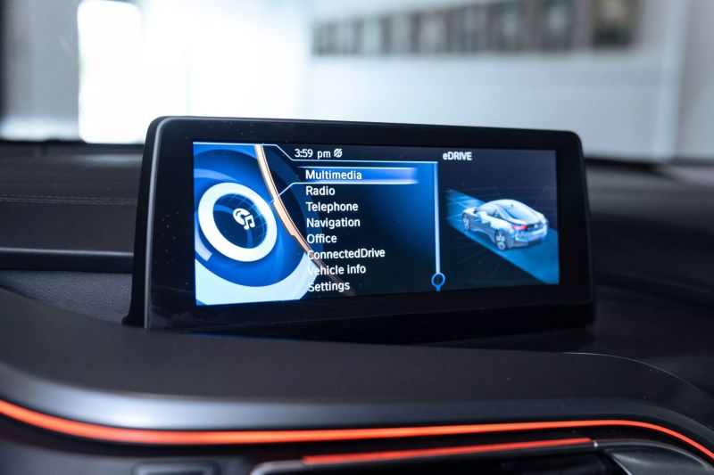 https://imagesdl.dealercenter.net/800/600/202506-8ca9fea845cf49a29c8ab9574f2a9931.jpg