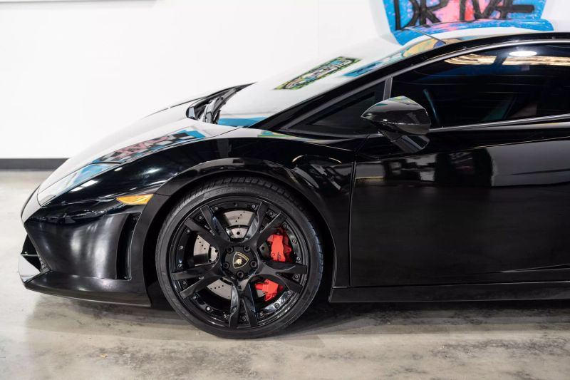https://imagesdl.dealercenter.net/800/600/202506-8ded2fb1e2b148bfa8005fd016979fd1.jpg