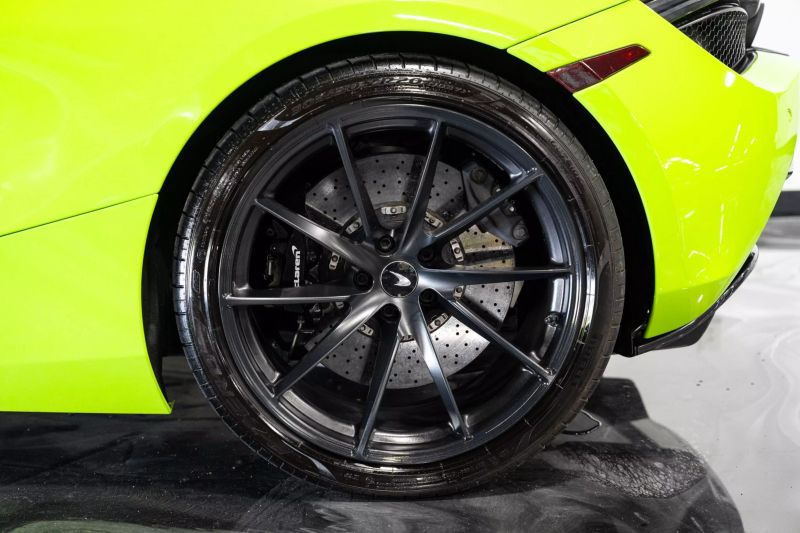 https://imagesdl.dealercenter.net/800/600/202506-922b74ebf25c4518943d820f6cb8a869.jpg