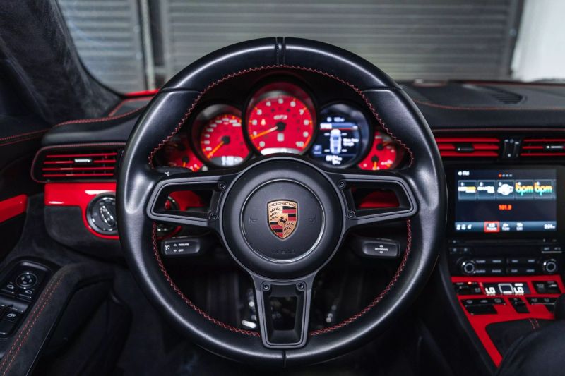 https://imagesdl.dealercenter.net/800/600/202506-935403dccbb84539a89b22fcbb4402f5.jpg