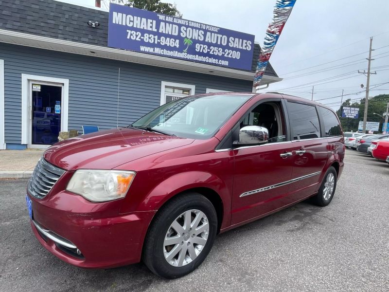 2012 Chrysler Town and Country Touring-L