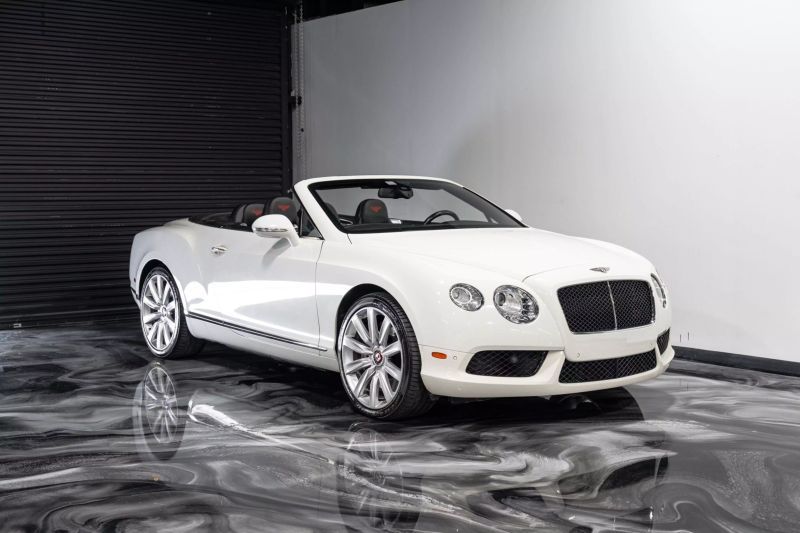 https://imagesdl.dealercenter.net/800/600/202506-9e54ebd535e2436db4f190a794de55ea.jpg