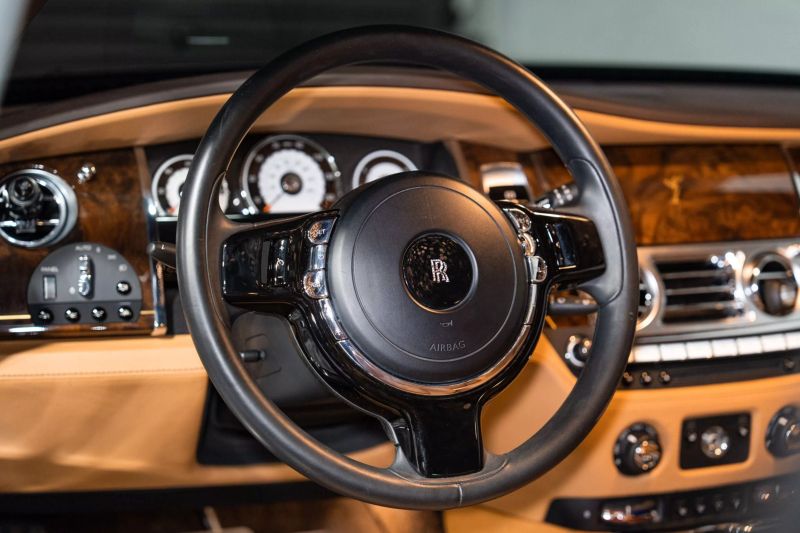https://imagesdl.dealercenter.net/800/600/202506-9f9673f1cb4b4efaa20a8fb1b8c6c027.jpg