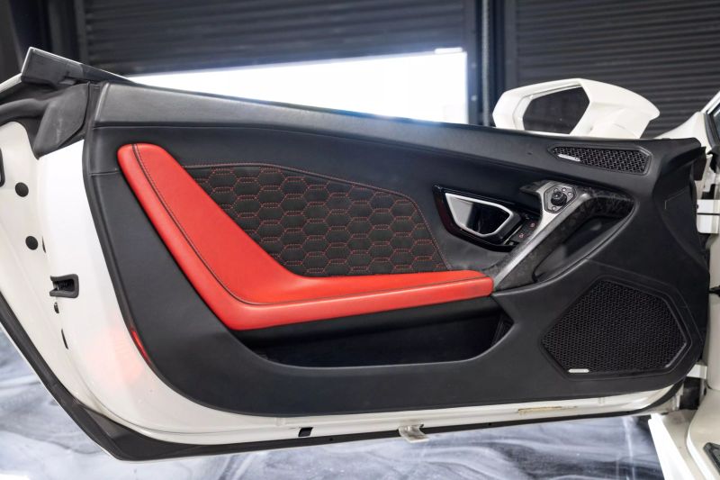 https://imagesdl.dealercenter.net/800/600/202506-a813663519ac4341b3b1fc6433dfae98.jpg