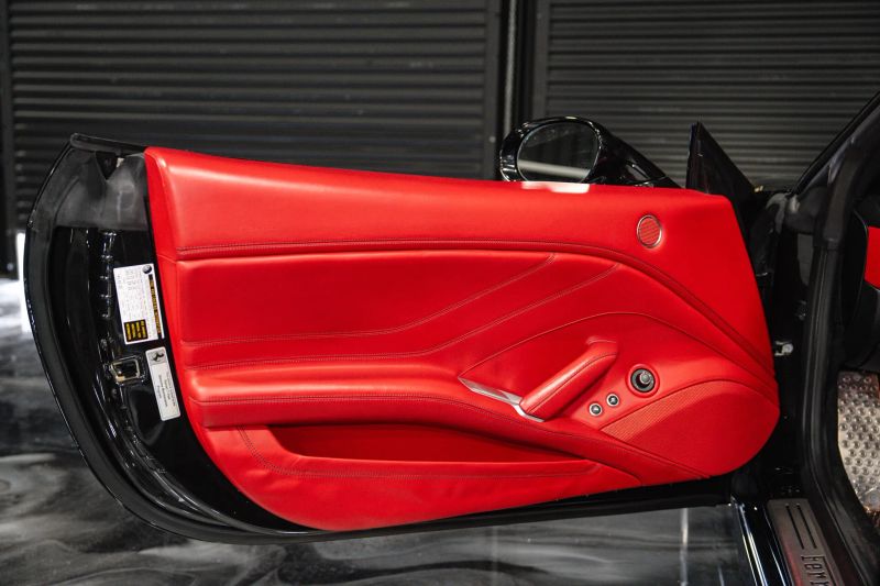 https://imagesdl.dealercenter.net/800/600/202506-af69040f8d324defb0bd8c4c538f5af2.jpg