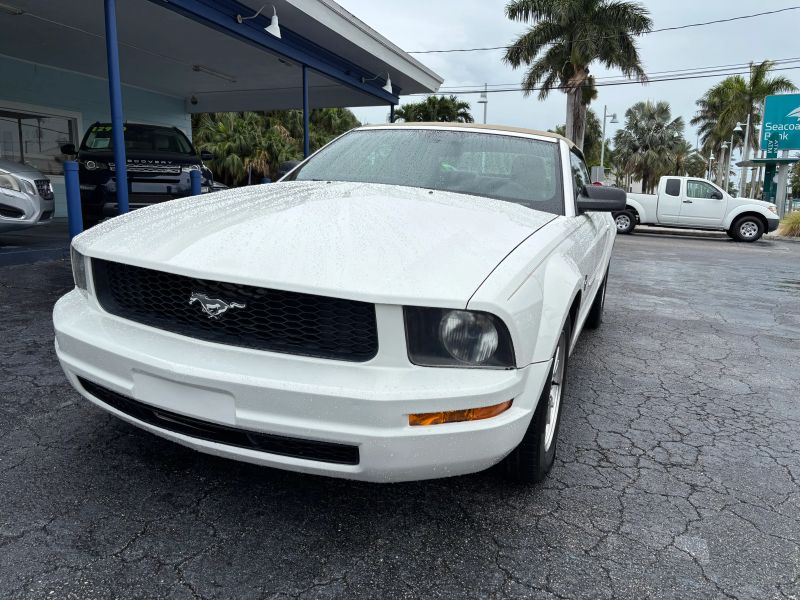 2006 Ford Mustang Base