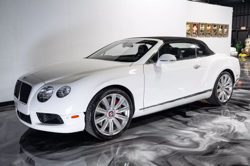 https://imagesdl.dealercenter.net/800/600/202506-b421ffad214a400893482864648d3353.jpg