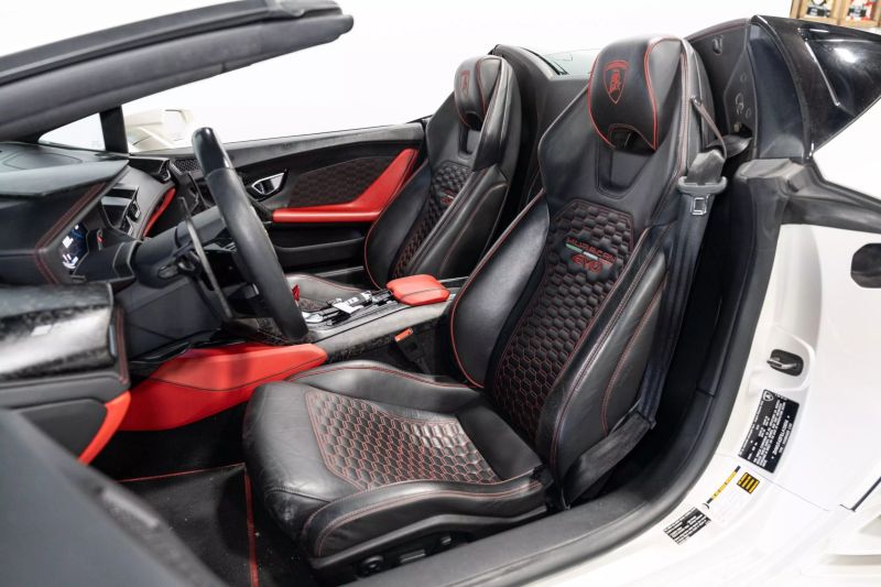 https://imagesdl.dealercenter.net/800/600/202506-b4483d2a0b7d4489bd382ff358ddc281.jpg