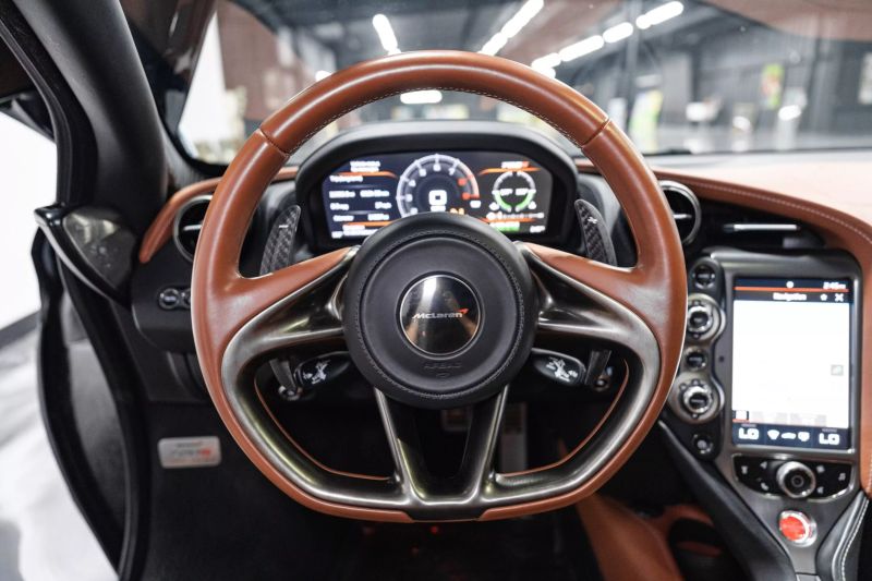 https://imagesdl.dealercenter.net/800/600/202506-b85271a6a29c407f96a9ef203fb071fa.jpg
