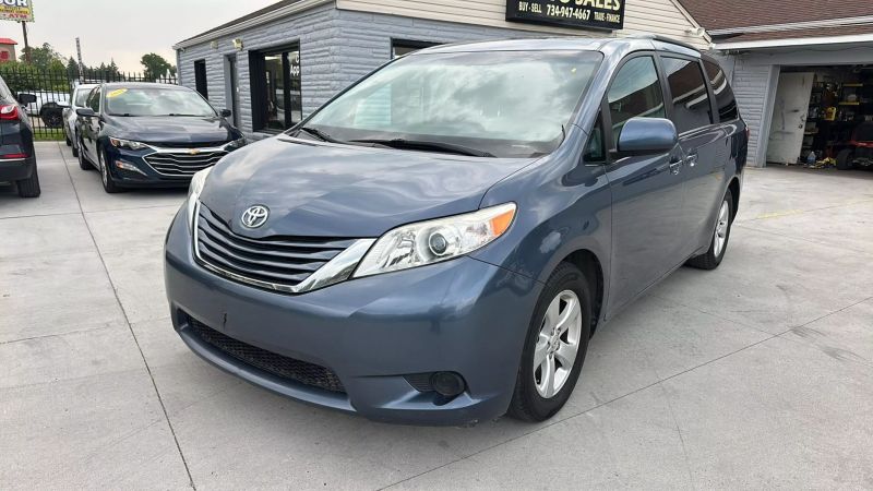 2017 Toyota Sienna LE