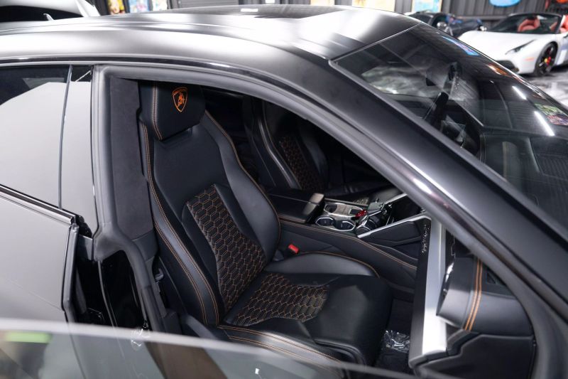 https://imagesdl.dealercenter.net/800/600/202506-b8e14729c5d34839a02c1c04c673495b.jpg