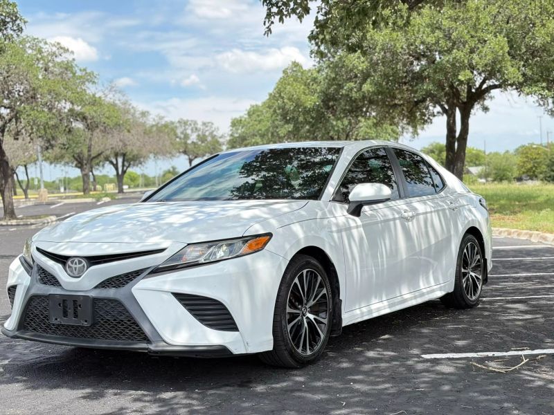 2018 Toyota Camry SE