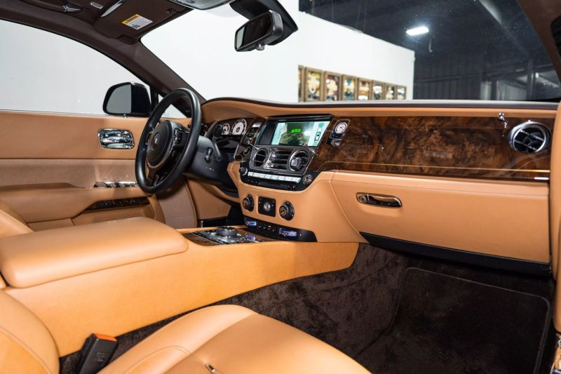 https://imagesdl.dealercenter.net/800/600/202506-bcbd439914284958a7fb3d52159226fb.jpg