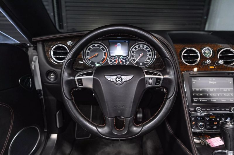 https://imagesdl.dealercenter.net/800/600/202506-c59b5818160e49edb0185f7772873e84.jpg
