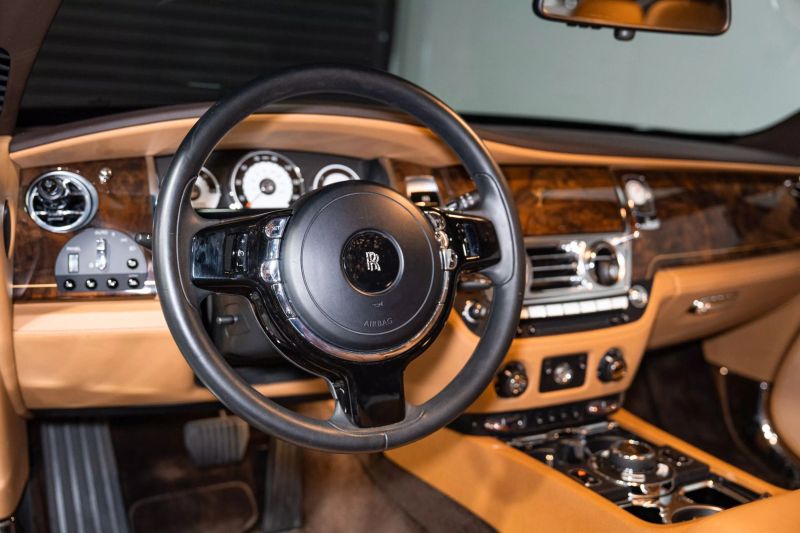 https://imagesdl.dealercenter.net/800/600/202506-c7da17b6fdc2452c9bb5e75ca56845ff.jpg