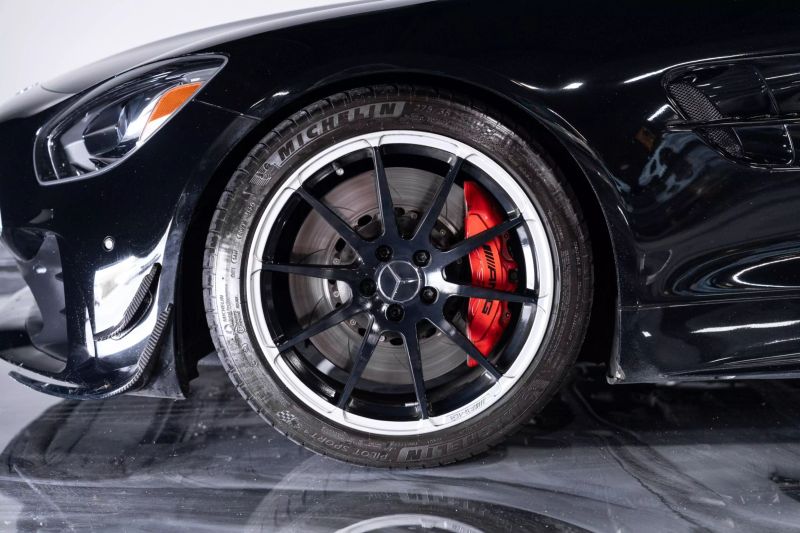 https://imagesdl.dealercenter.net/800/600/202506-ca3dffacd49c474f99637d529a89c086.jpg