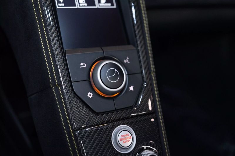 https://imagesdl.dealercenter.net/800/600/202506-cf16cd2d38a849e1b7313a0f05359647.jpg