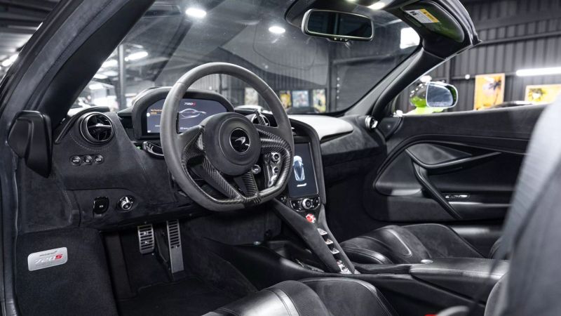 https://imagesdl.dealercenter.net/800/600/202506-d10daade32304d59a7d14d766ddfc753.jpg
