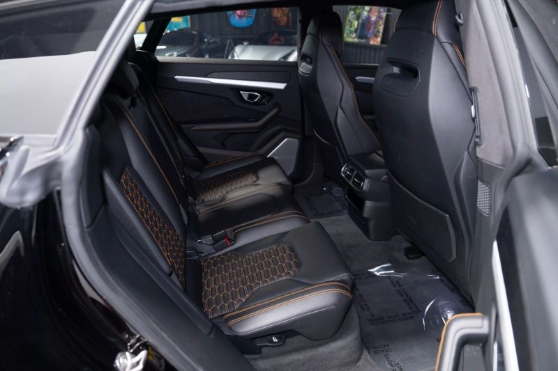 https://imagesdl.dealercenter.net/800/600/202506-d21876337b0342e18d48764483a2dee1.jpg