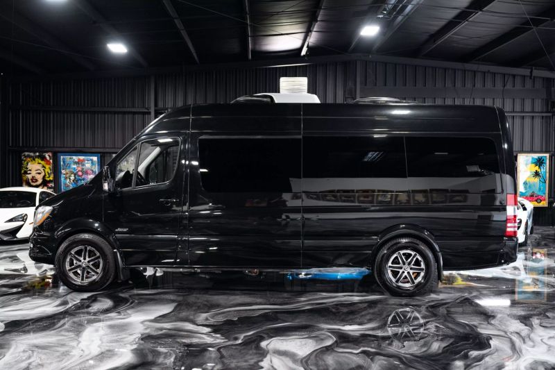 https://imagesdl.dealercenter.net/800/600/202506-d46aba92473440e1b832e7064b577e0f.jpg