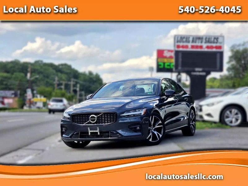2023 Volvo S60 B5 Core Dark Theme