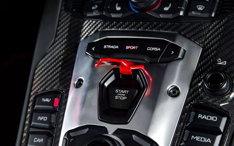 https://imagesdl.dealercenter.net/800/600/202506-d84eef2b1ff54d08a025194b5c81bb4d.jpg