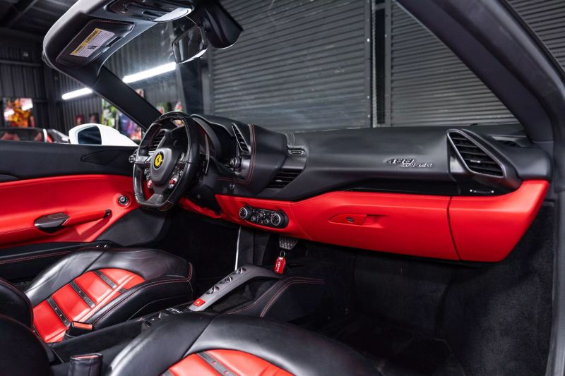 https://imagesdl.dealercenter.net/800/600/202506-dab52e82dc98473ab65698217615fde4.jpg