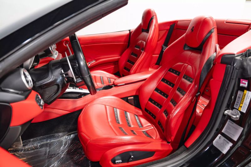 https://imagesdl.dealercenter.net/800/600/202506-db27c52142564146927610a0448751f8.jpg