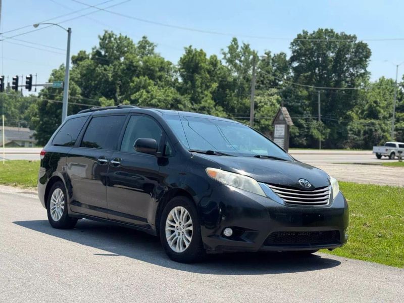 2012 Toyota Sienna XLE