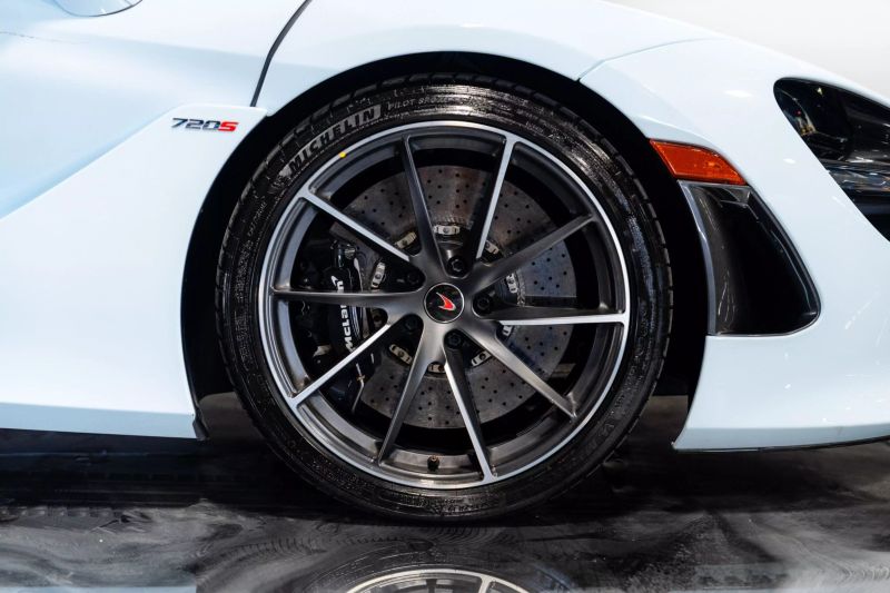 https://imagesdl.dealercenter.net/800/600/202506-e9a74a3a9dd94aeca8b2b5df61427a5d.jpg
