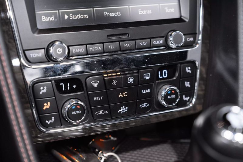 https://imagesdl.dealercenter.net/800/600/202506-eb1492bffdbe471b91f336531e80a26b.jpg
