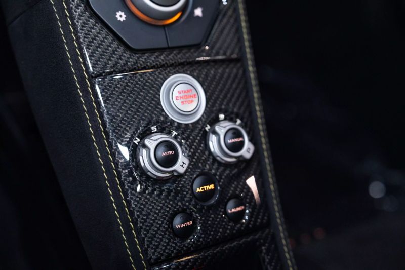 https://imagesdl.dealercenter.net/800/600/202506-f0e76602c78d485b90b59ab8b6e0acbe.jpg