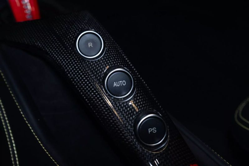 https://imagesdl.dealercenter.net/800/600/202506-fcf4efd370cc46d29b83911fc28ed7b3.jpg