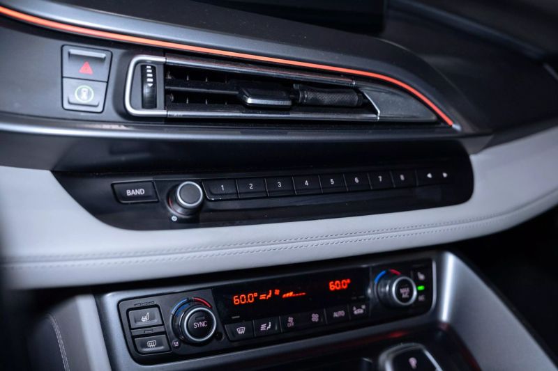 https://imagesdl.dealercenter.net/800/600/202506-ff1abe4b7a144f6087cde7b482e2b496.jpg