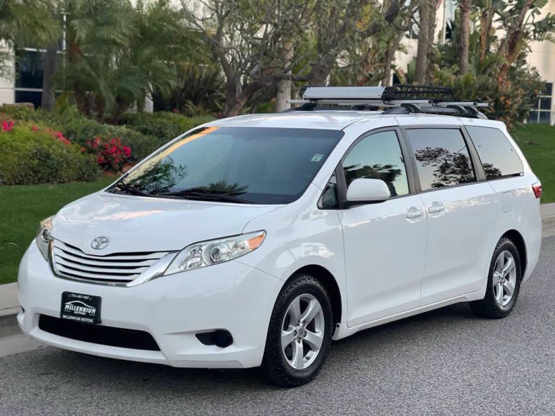 2015 Toyota Sienna LE