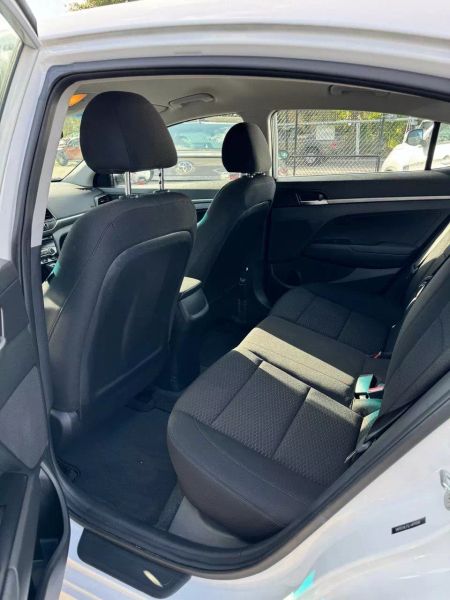 2020 Hyundai Elantra  - $15900