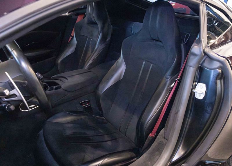 https://imagesdl.dealercenter.net/800/600/202507-10c37674b08f4073b7355ef61bcacb0a.jpg